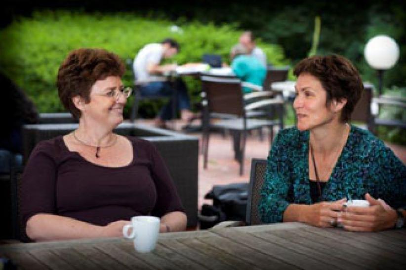 Docenten Anita en Christine: “We leren zelf veel bij. Onze eigen cultuur staat voortdurend in contrast met andere.”